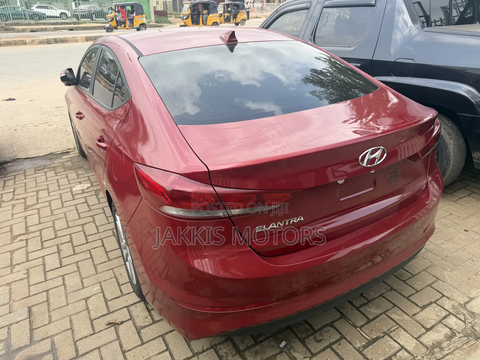 Hyundai Elantra 2017 Red
