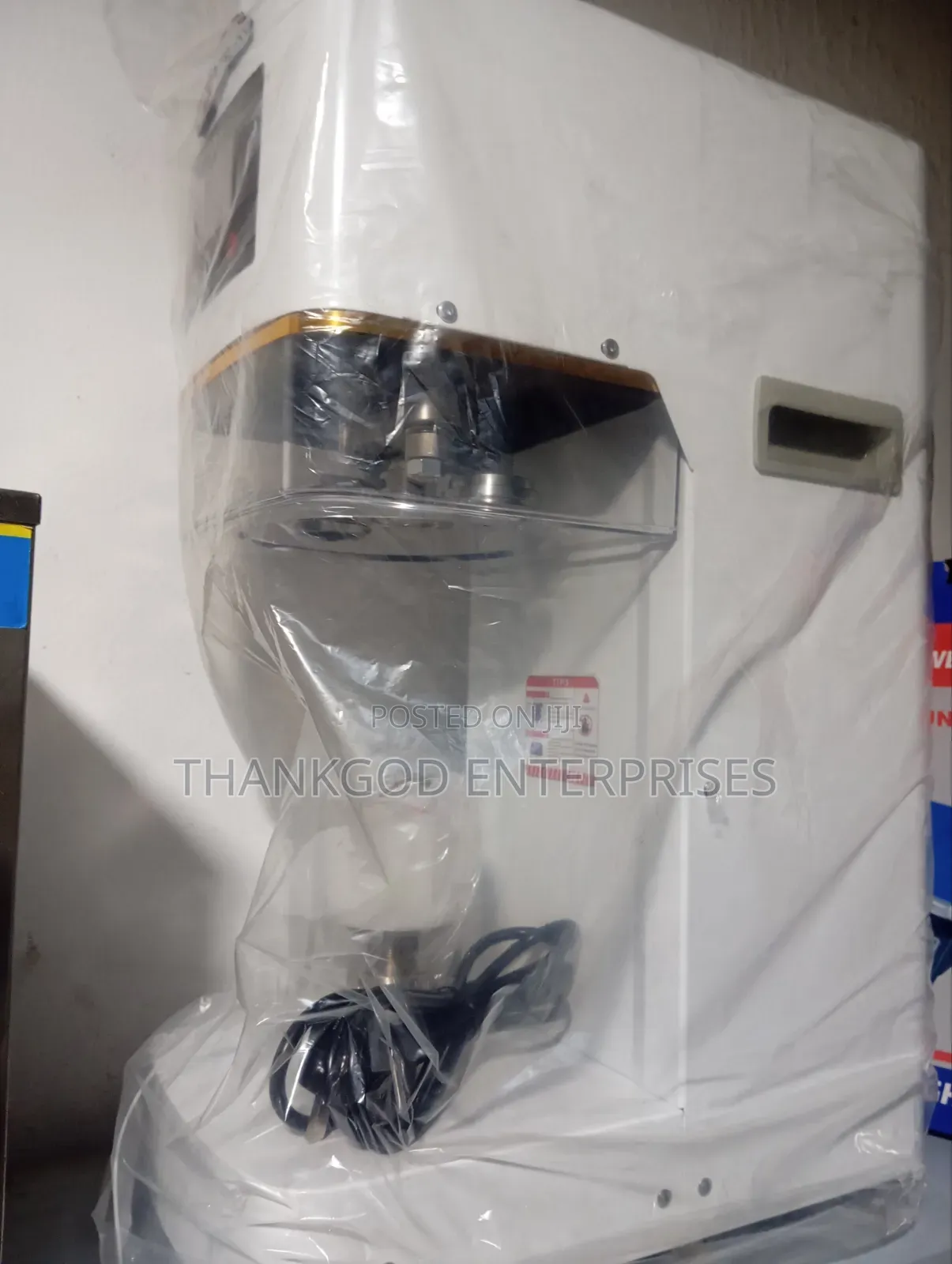 Can Sealing Machine
