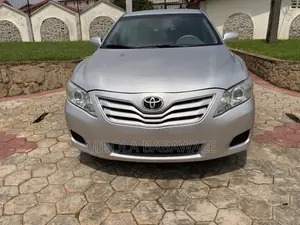 Toyota Camry 2010 Silver
