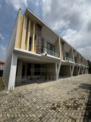 4bdrm Duplex in Thomas Estate for sale