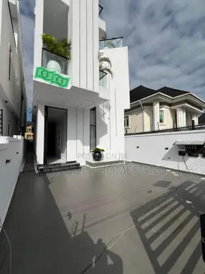 5bdrm Duplex in Ikota for sale