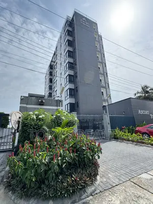 3bdrm Apartment in Lekki Phase 1 for rent