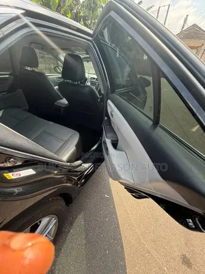Toyota Camry SE 4dr Sedan (2.5L 4cyl 6A) 2015 Black