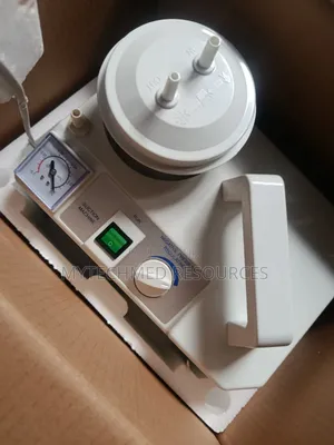 Portable Suction Machine With Battery Backup