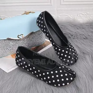 Pokadot Split Toe Shoe