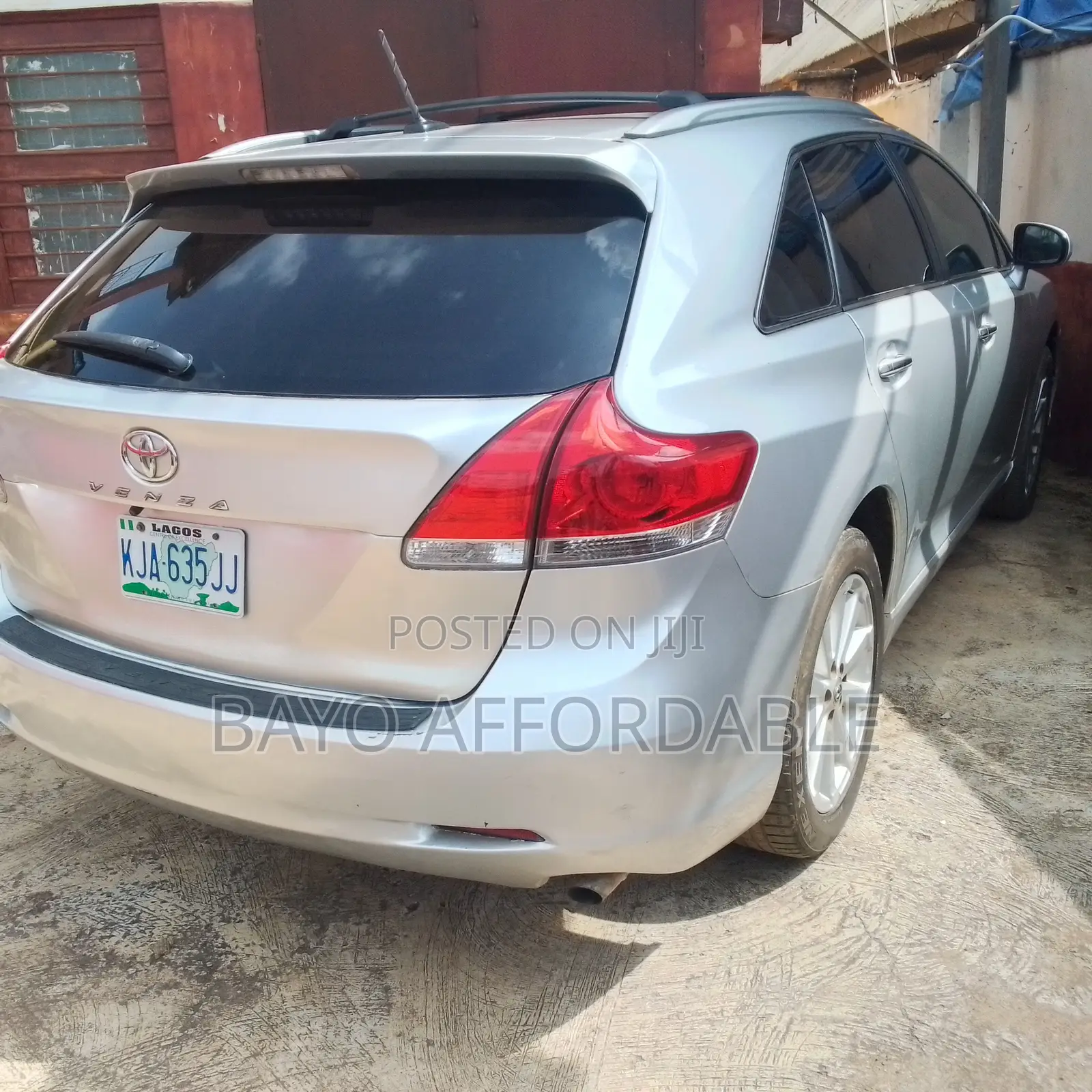 Toyota Venza LE 2011 Silver