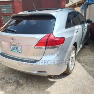 Toyota Venza LE 2011 Silver