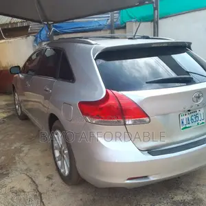 Toyota Venza LE 2011 Silver