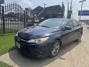 Toyota Camry LE 4dr Sedan (2.5L 4cyl 6A) 2017 Blue