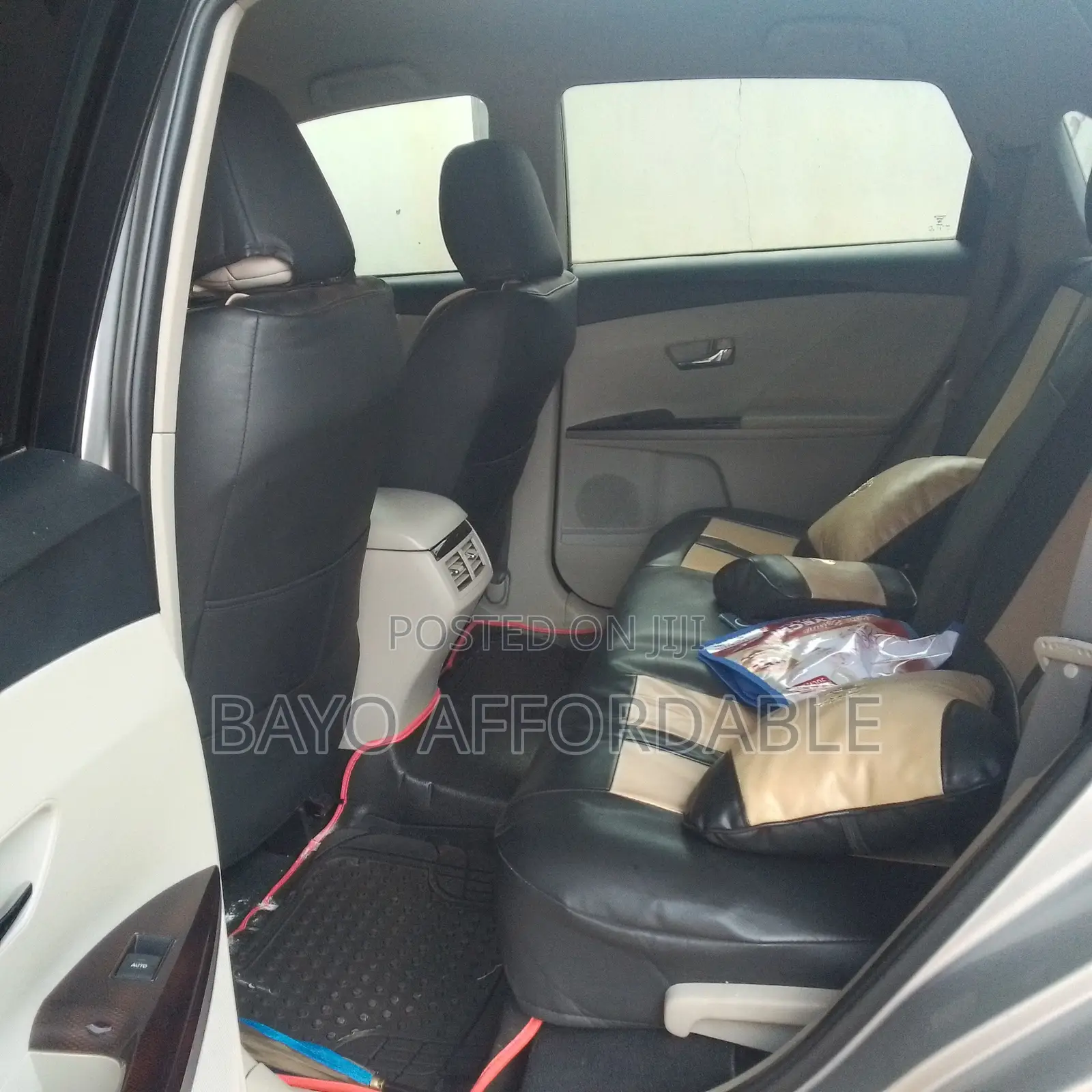 Toyota Venza LE 2011 Silver