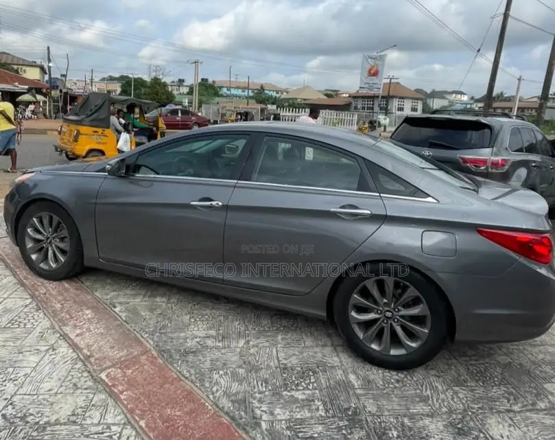 Hyundai Sonata 2012 Gray