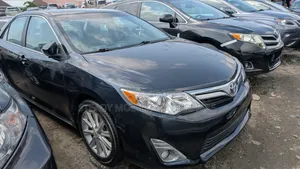 Toyota Camry XLE V6 4dr Sedan (3.5L 6cyl 6A) 2012 Matt Black