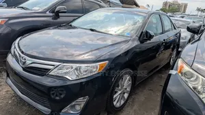 Toyota Camry XLE V6 4dr Sedan (3.5L 6cyl 6A) 2012 Matt Black