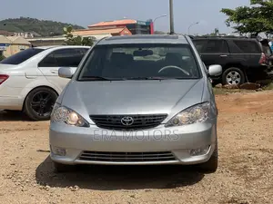 Toyota Camry XLE 4dr Sedan (2.4L 4cyl 4A) 2004 Silver
