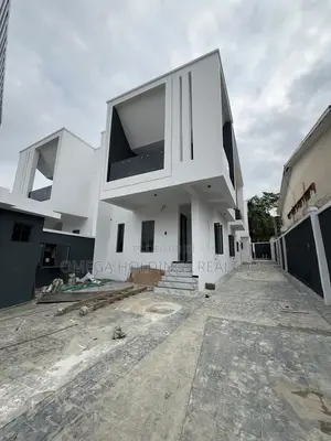 5bdrm Duplex in Adeyi Avenue, Bodija for sale