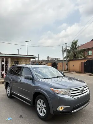 Toyota Highlander Limited 2012 Gray