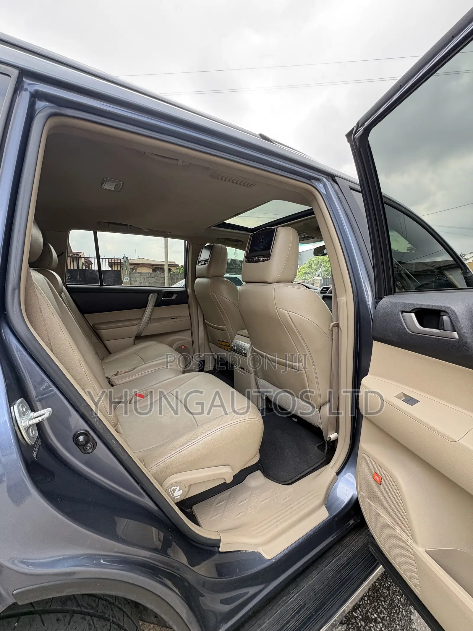 Toyota Highlander Limited 2012 Gray
