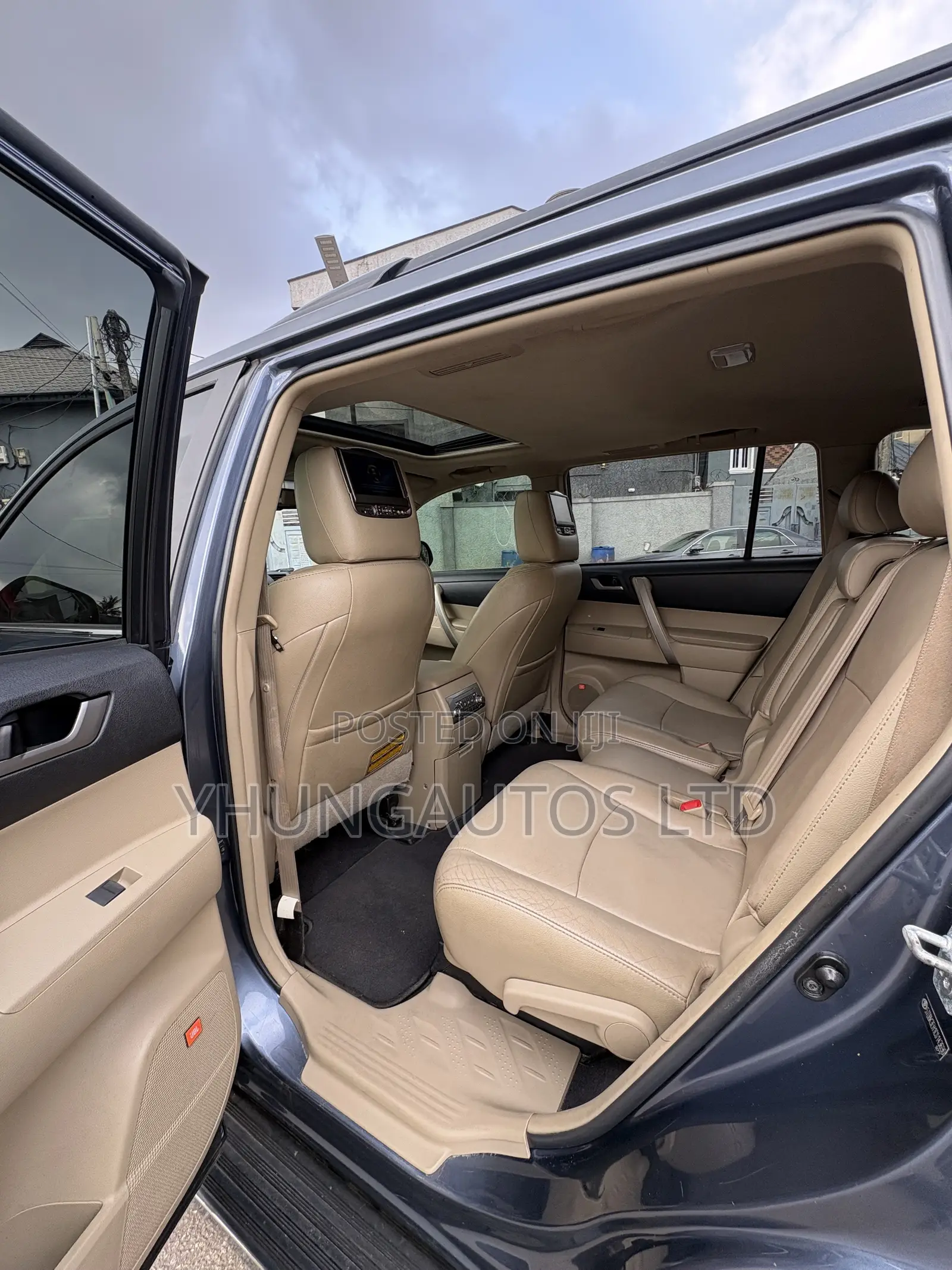 Toyota Highlander Limited 2012 Gray