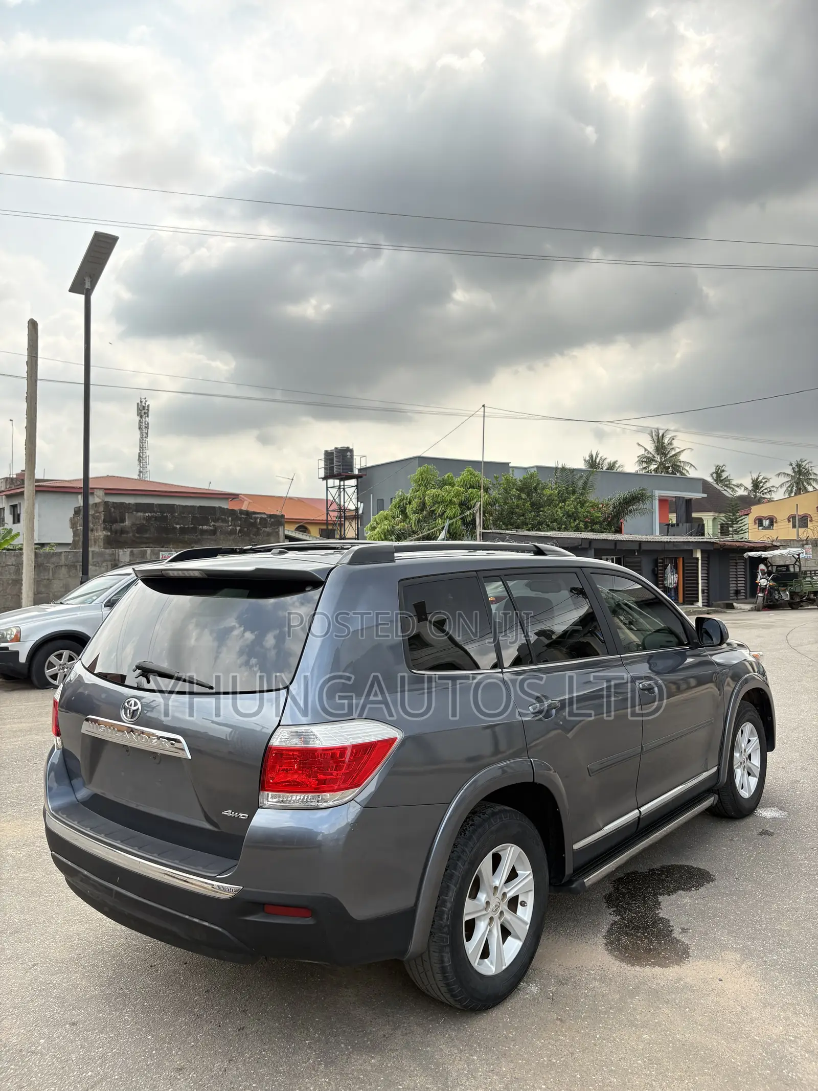Toyota Highlander Limited 2012 Gray