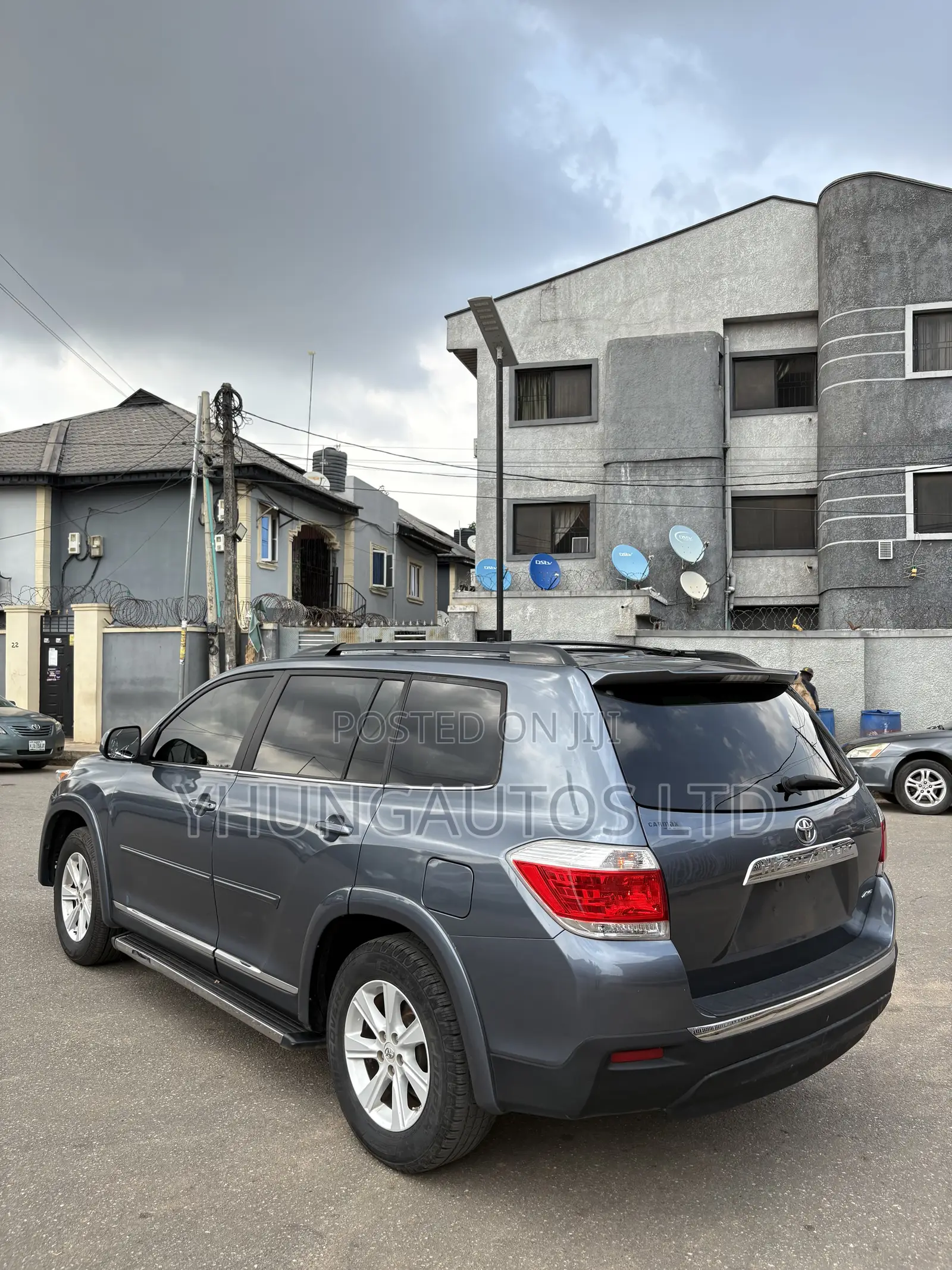 Toyota Highlander Limited 2012 Gray