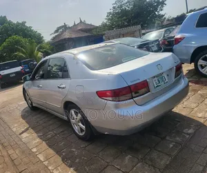 Honda Accord 2004 Silver