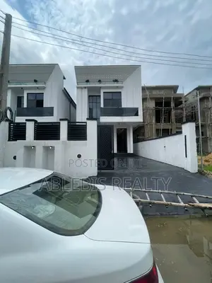 5bdrm Duplex in Ikota for sale