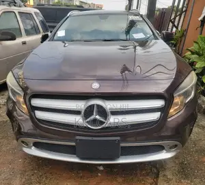 Mercedes-Benz GLA 250 2015 Brown