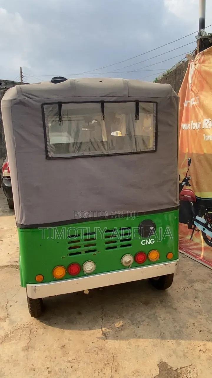 New Bus 2025 White