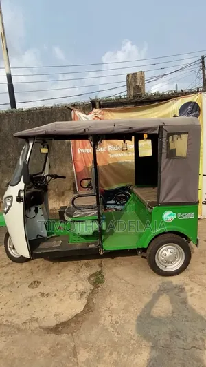 New Bus 2025 White