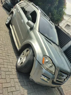 Mercedes-Benz GL-Class GL 550 2010 Gray