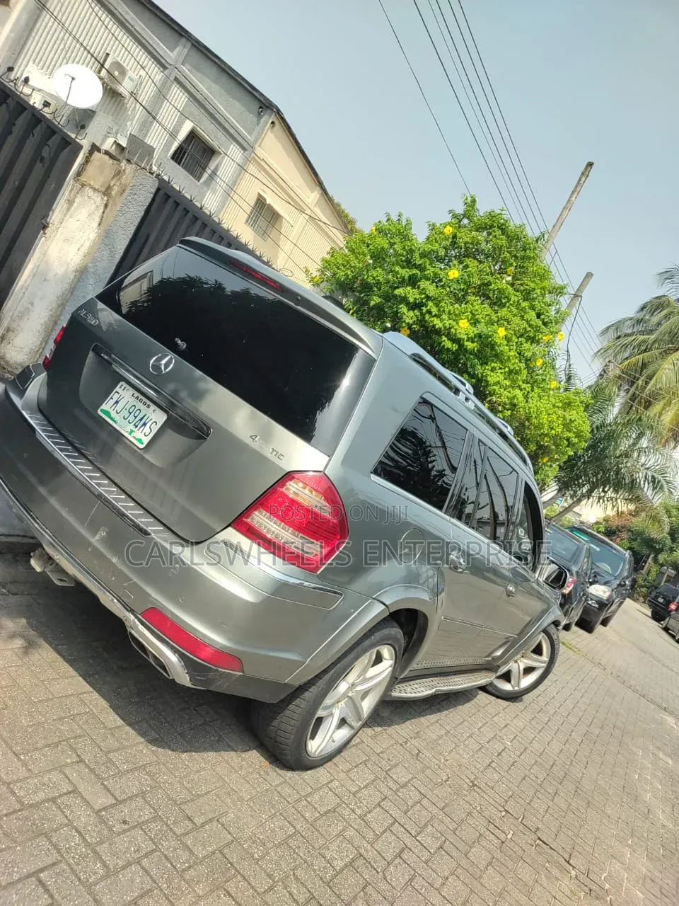 Mercedes-Benz GL-Class GL 550 2010 Gray