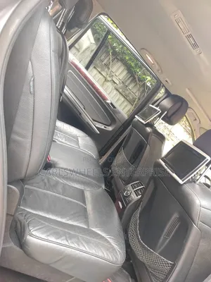 Mercedes-Benz GL-Class GL 550 2010 Gray