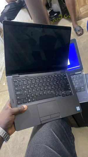 Laptop Dell Latitude 5300 2-in-1 8GB Intel Core i5 SSD 256GB