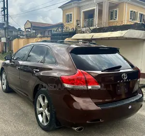 Toyota Venza V6 AWD 2010 Brown