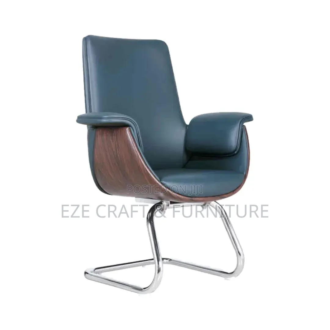 Boss Cushion Visitors Chair