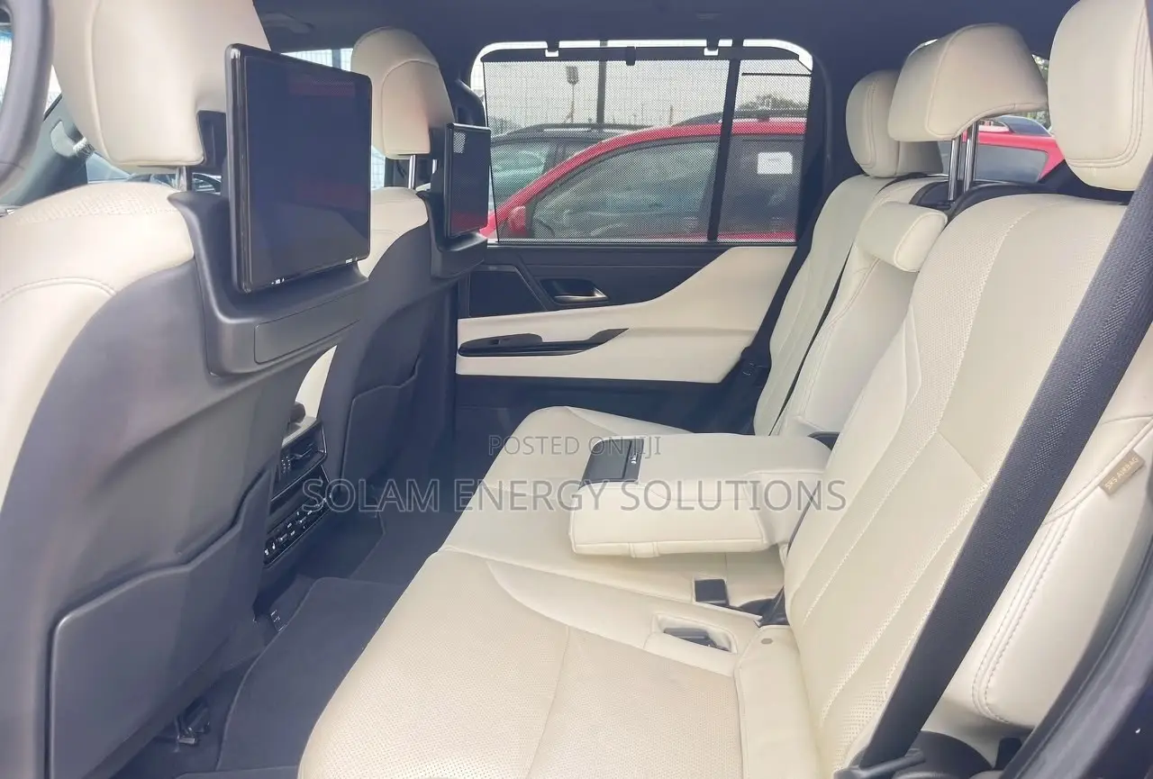 Lexus LX 2022 Black