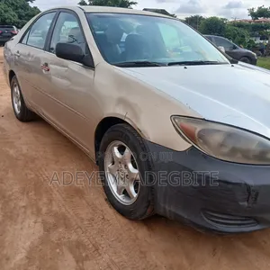 Toyota Camry 2004 Gold
