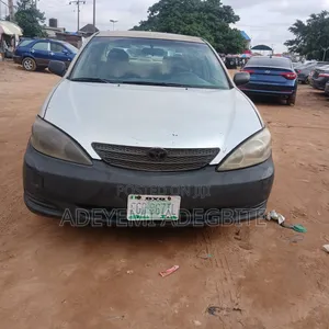 Toyota Camry 2004 Gold