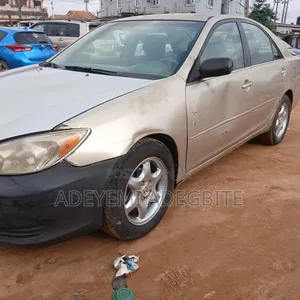 Toyota Camry 2004 Gold
