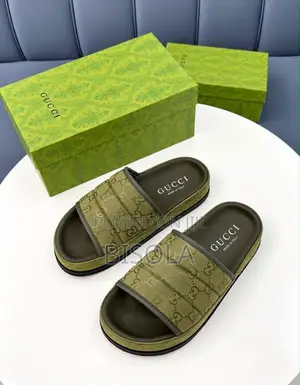 Luxury Gucci Pam Available in Different Designs and Size