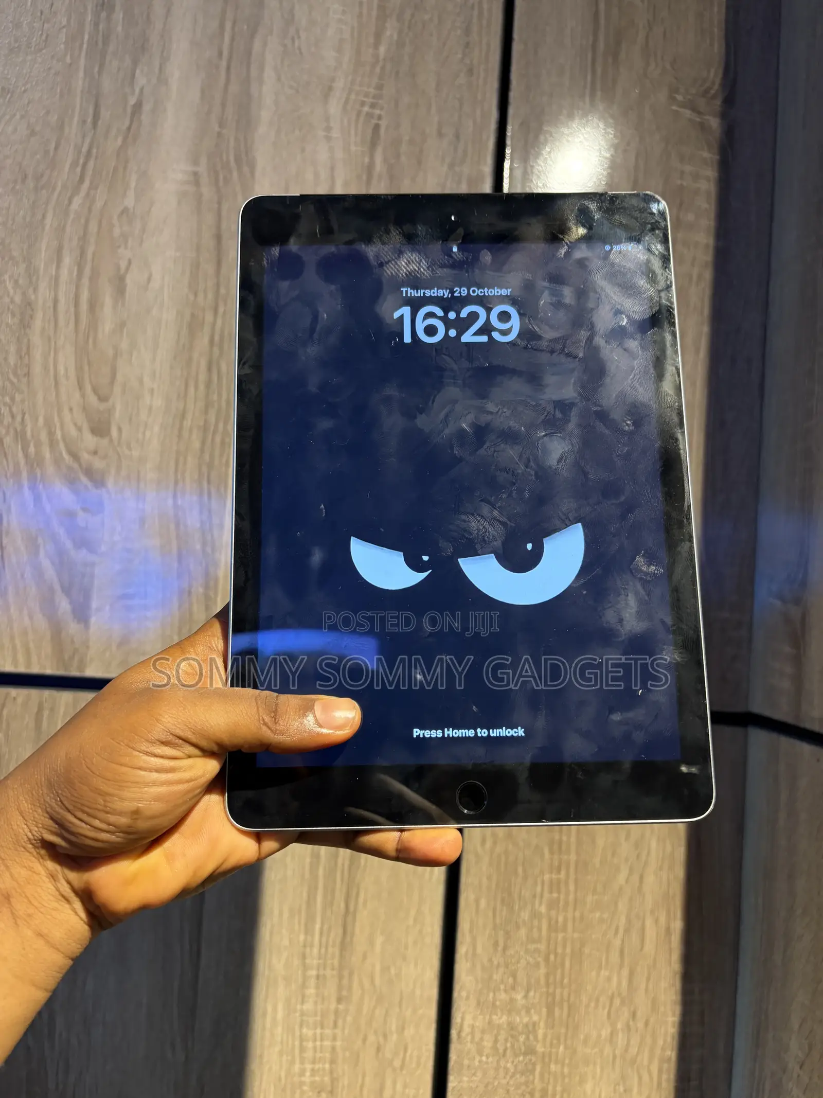 Apple iPad 9.7 64 GB Gray