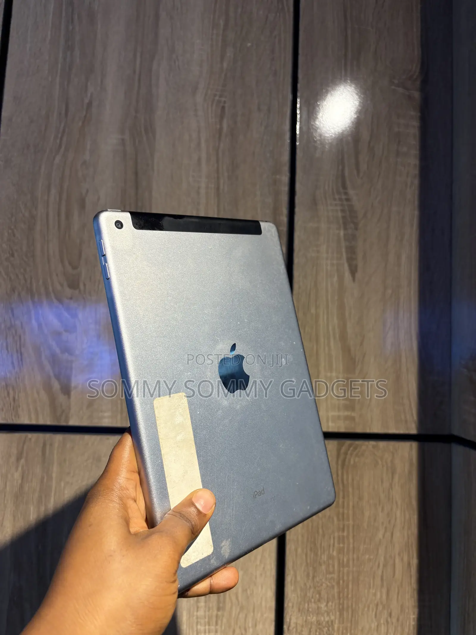 Apple iPad 9.7 64 GB Gray