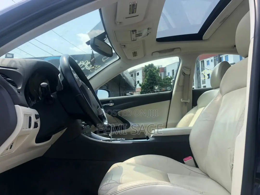 Lexus IS 250 2011 Blue