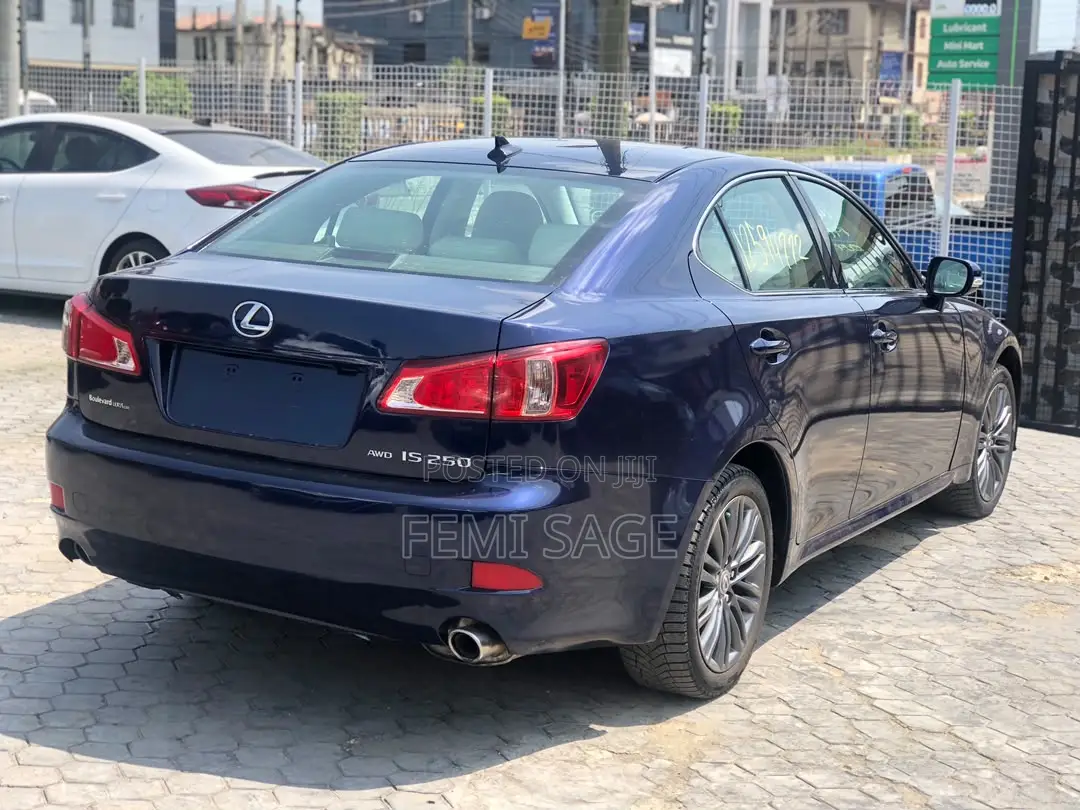 Lexus IS 250 2011 Blue