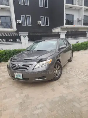 Toyota Camry LE 4dr Sedan (2.4L 4cyl 5A) 2009 Gray