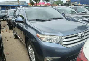 Toyota Highlander Hybrid 2012 Blue