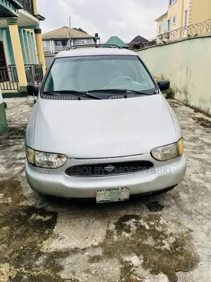 Nissan Caravan (Urvan) 2001 Grey