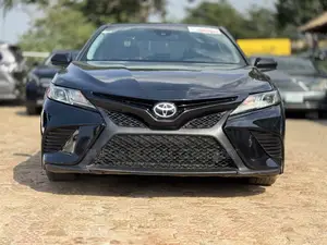 Toyota Camry SE FWD 2020 Black