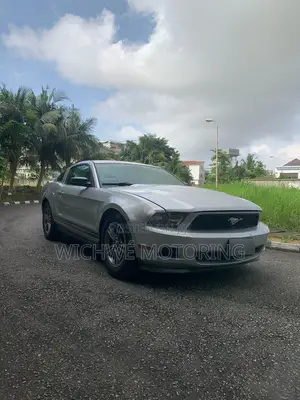 Ford Mustang V6 Coupe 2012 Silver