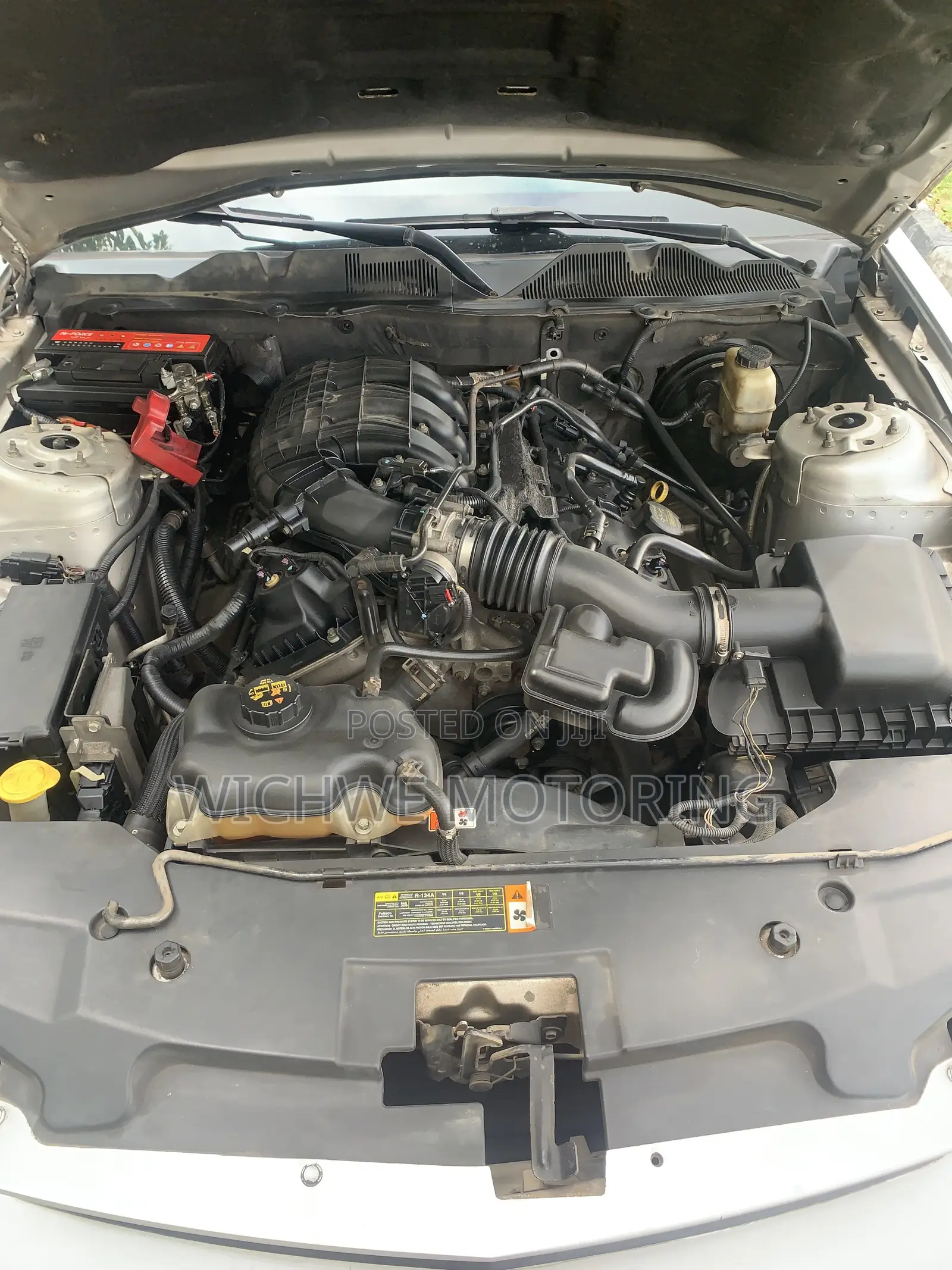 Ford Mustang V6 Coupe 2012 Silver